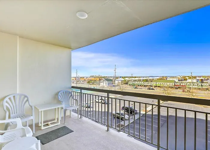 Oceanfront With Balconies Washer & Dryer Wifi & Shared Pool & Tennis Holiday home *